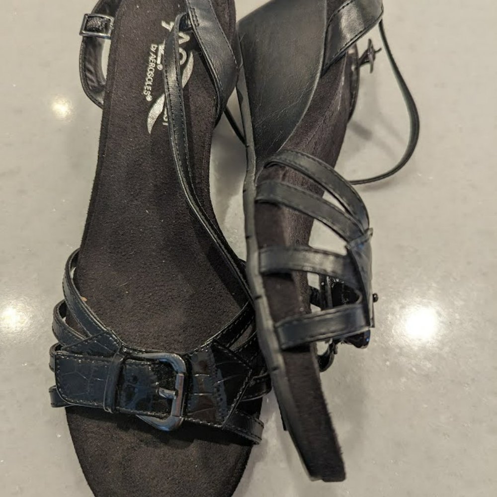 NWOT Aerosoles Women's Wedge Sandal Black  Size 9M Style Crumb Cake 2.75in heel